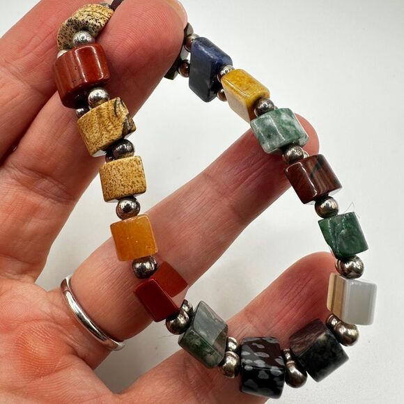 Multi-stone, with silver tone accent beads, stretchy bracelet! - Picture 10 of 10